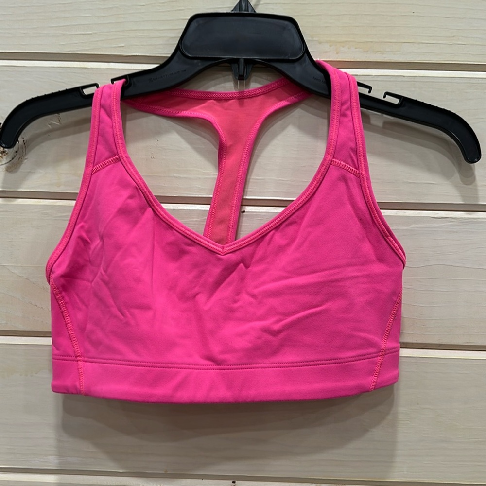 VS SPORTS BRA SIZE MEDIUM